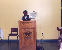 Faisal-Award-2 And promptly gives a speech