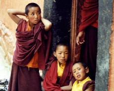Monastery-Phiang-5-Monks1